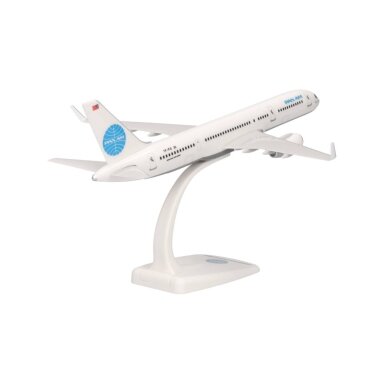 Boeing 757-200 Pan Am Tracing the Transatlantic