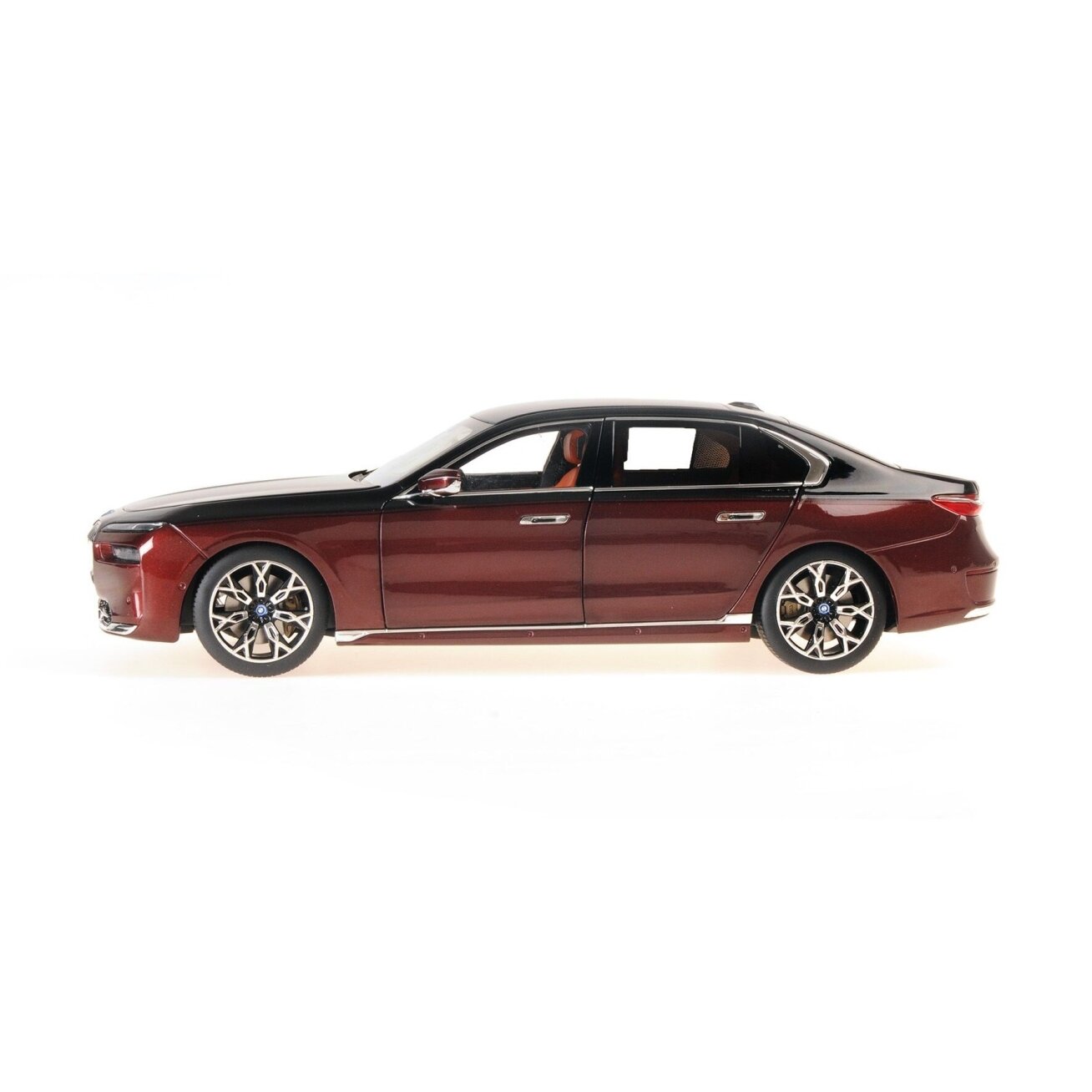 BMW i7 (G70), 2022 - 1:18 Minichamps 2 BMW i7 (G70), 2022 - 1:18 Minichamps 2