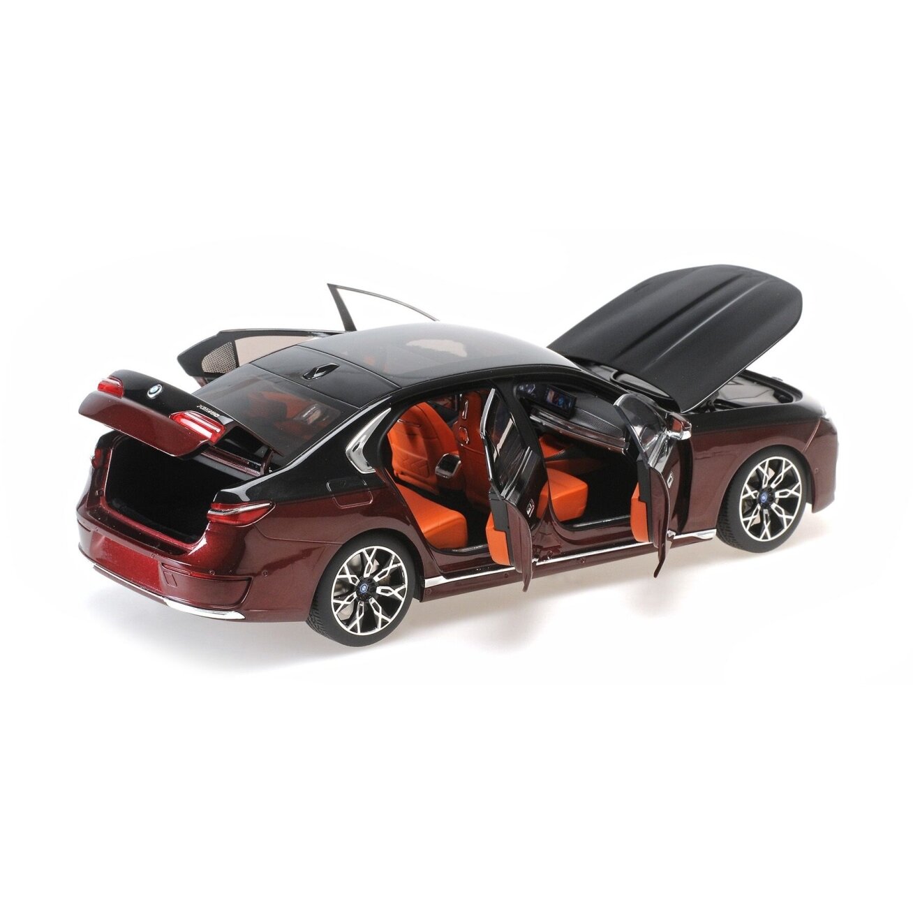 BMW i7 (G70), 2022 - 1:18 Minichamps 1