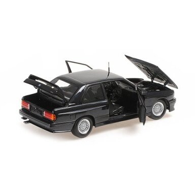 BMW M3 (E30) Street Evo, 1989 - 1:18 Minichamps