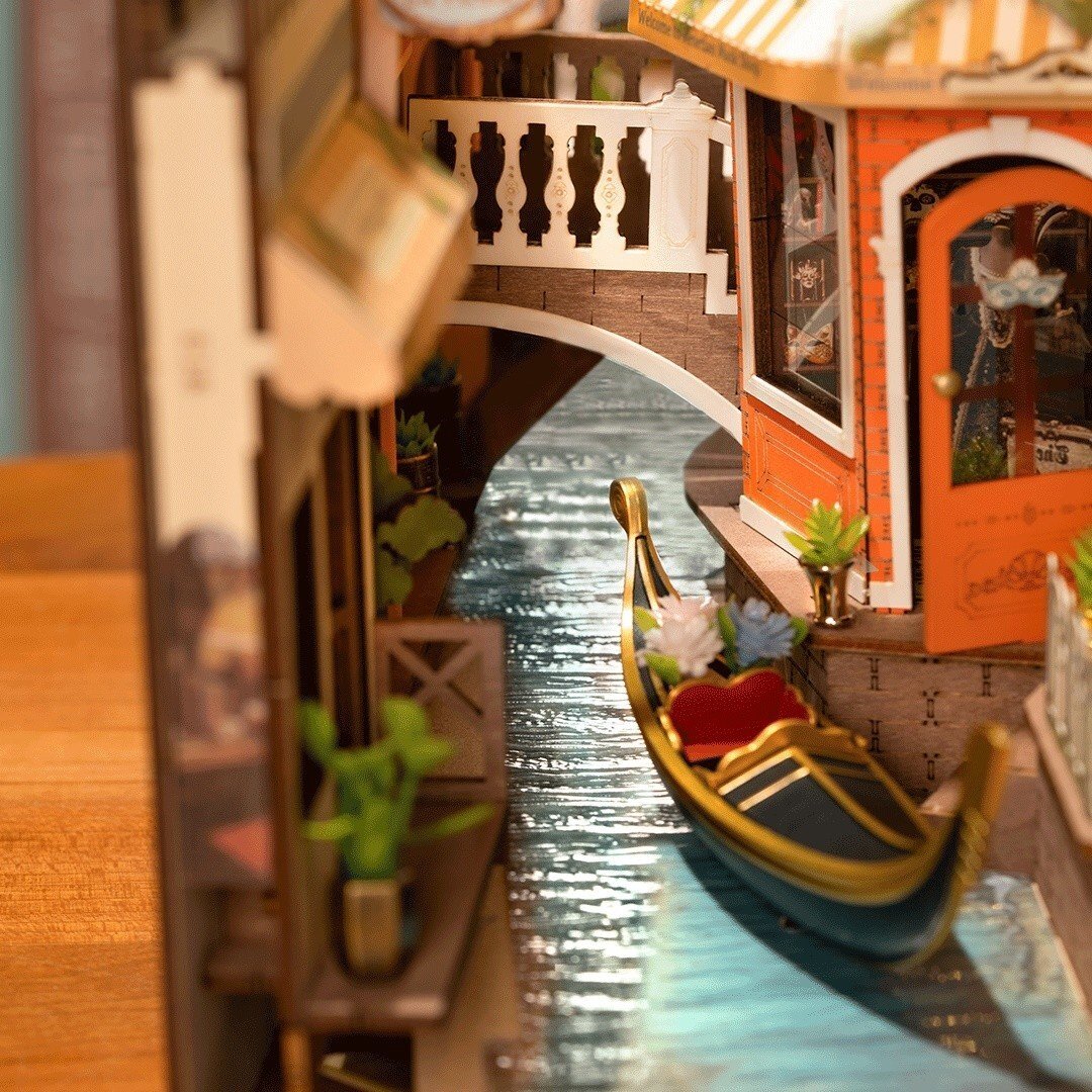 DIY Book Nook - Romantic Venice 1 DIY Book Nook - Romantic Venice 1