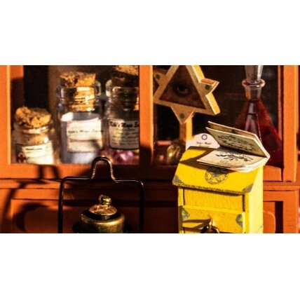 DIY miniature house - Kiki´s Magic Emporium 3 DIY miniature house - Kiki´s Magic Emporium 3