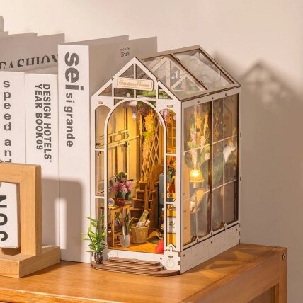 DIY Book Nook - Garden House 3 DIY Book Nook - Garden House 3