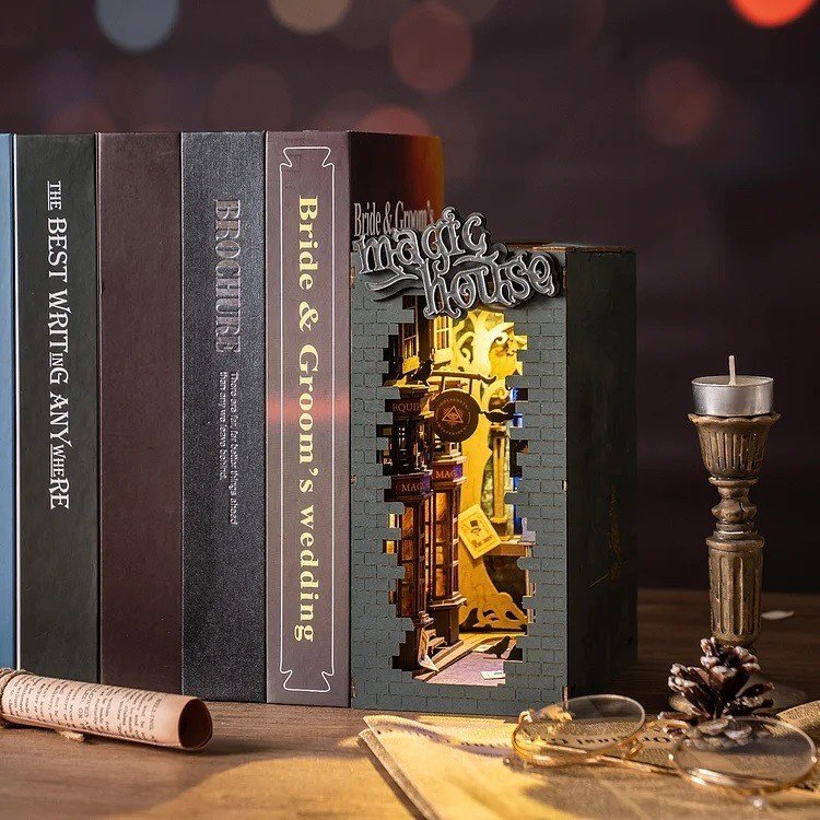 DIY Book Nook - Magic House 1 DIY Book Nook - Magic House 1