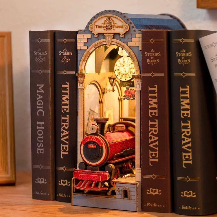 DIY Book Nook - Time Travel 1 DIY Book Nook - Time Travel 1
