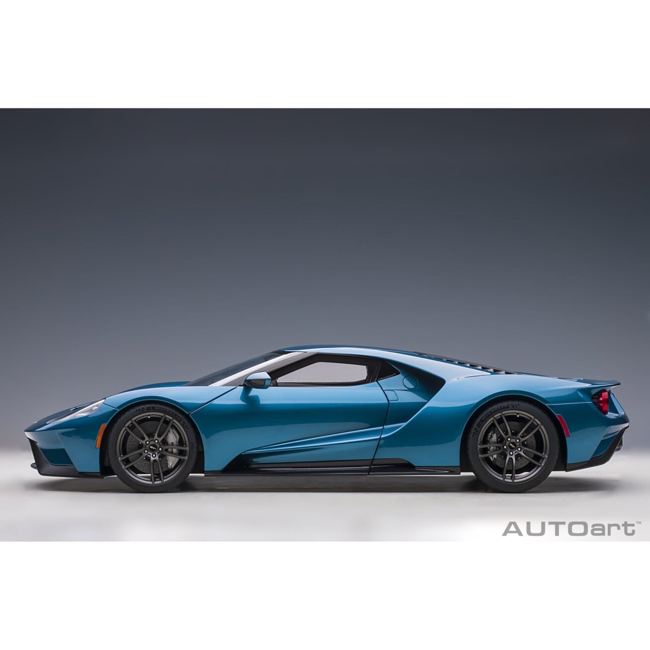 Ford GT, 2017 - 1:12 AutoArt 2 Ford GT, 2017 - 1:12 AutoArt 2