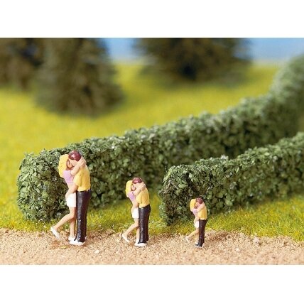 Model Hedges light green 2 Model Hedges light green 2