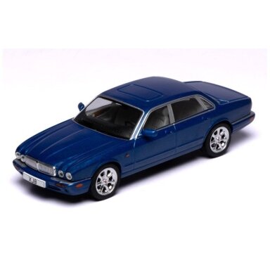 Jaguar XJ8 (X308), 1998 - 1:43 IXO