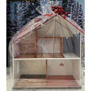 Doll house with wallpaper and lightning