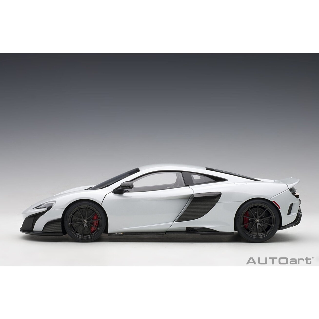McLaren 675LT, 2016 - 1:18 AutoArt 2 McLaren 675LT, 2016 - 1:18 AutoArt 2
