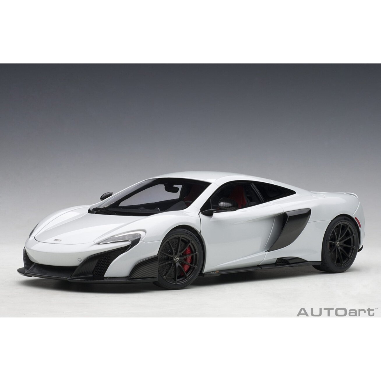 McLaren 675LT, 2016 - 1:18 AutoArt