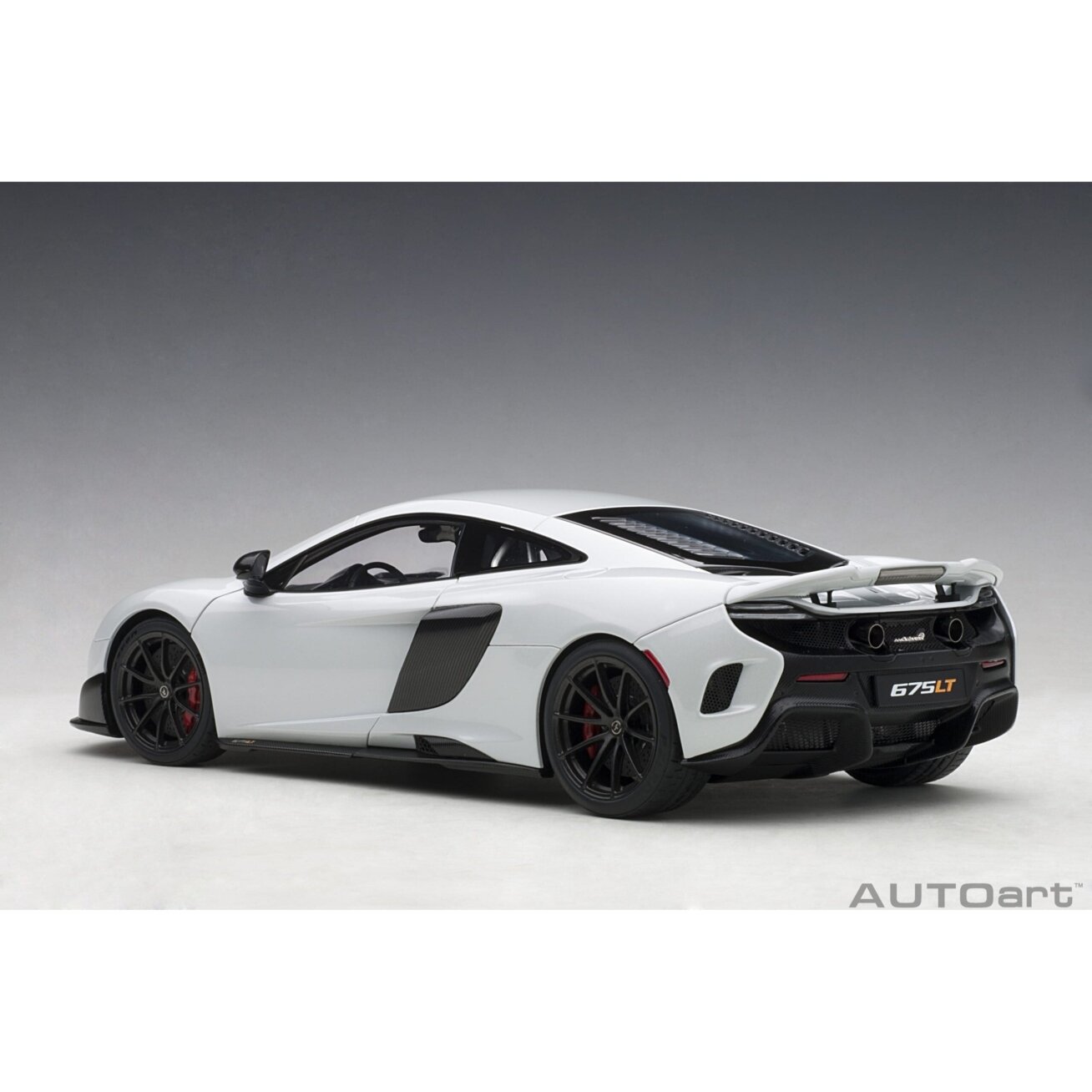 McLaren 675LT, 2016 - 1:18 AutoArt 1