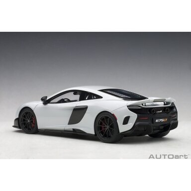 McLaren 675LT, 2016 - 1:18 AutoArt