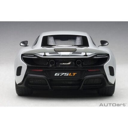 McLaren 675LT, 2016 - 1:18 AutoArt 4 McLaren 675LT, 2016 - 1:18 AutoArt 4
