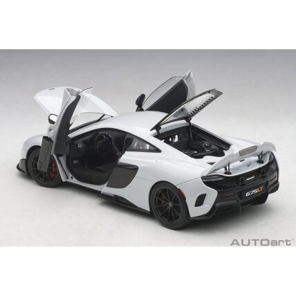 McLaren 675LT, 2016 - 1:18 AutoArt 5 McLaren 675LT, 2016 - 1:18 AutoArt 5
