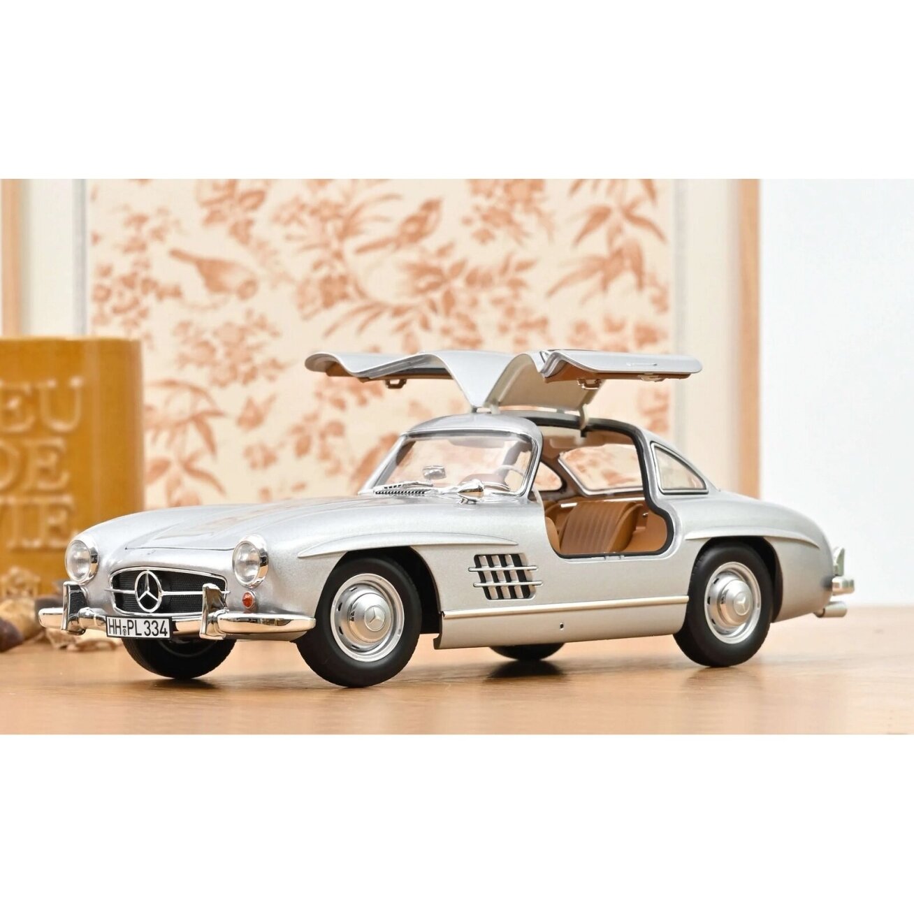 Mercedes-Benz 300 SL (W198), 1954 - 1:18 Norev Mercedes-Benz 300 SL (W198), 1954 - 1:18 Norev
