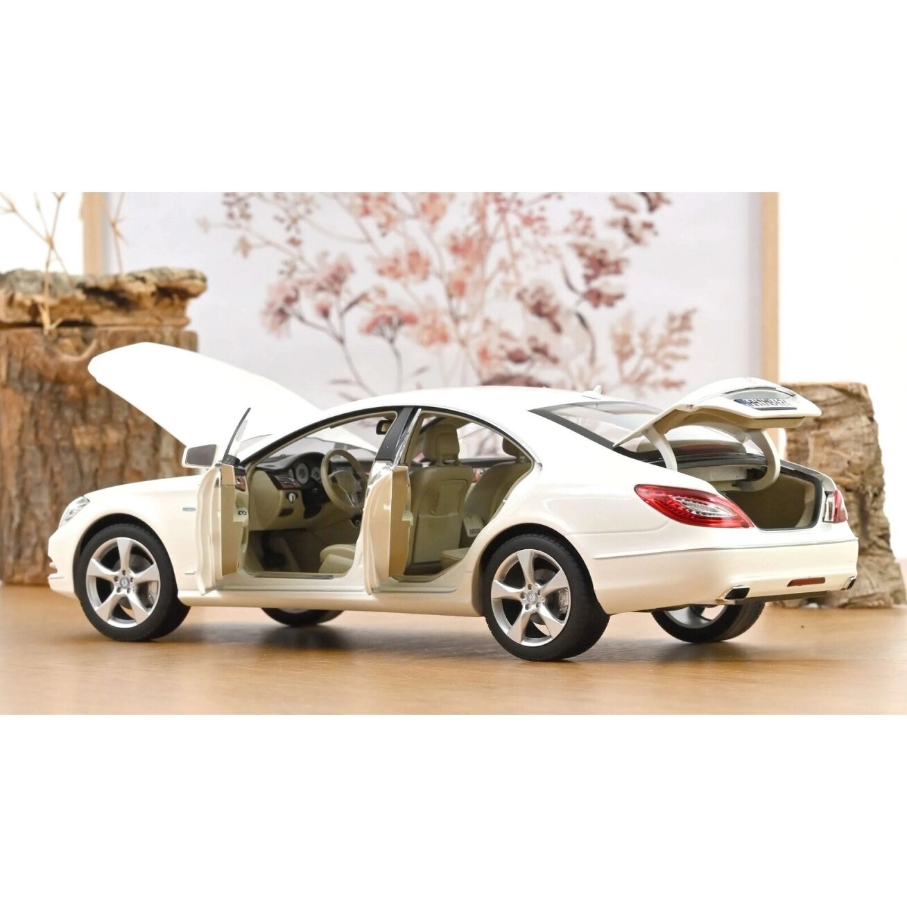 Mercedes-Benz CLS Coupé (C218), 2011- 1:18 Norev 2