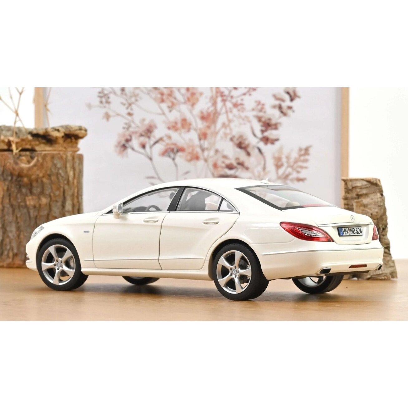 Mercedes-Benz CLS Coupé (C218), 2011- 1:18 Norev 1 Mercedes-Benz CLS Coupé (C218), 2011- 1:18 Norev 1