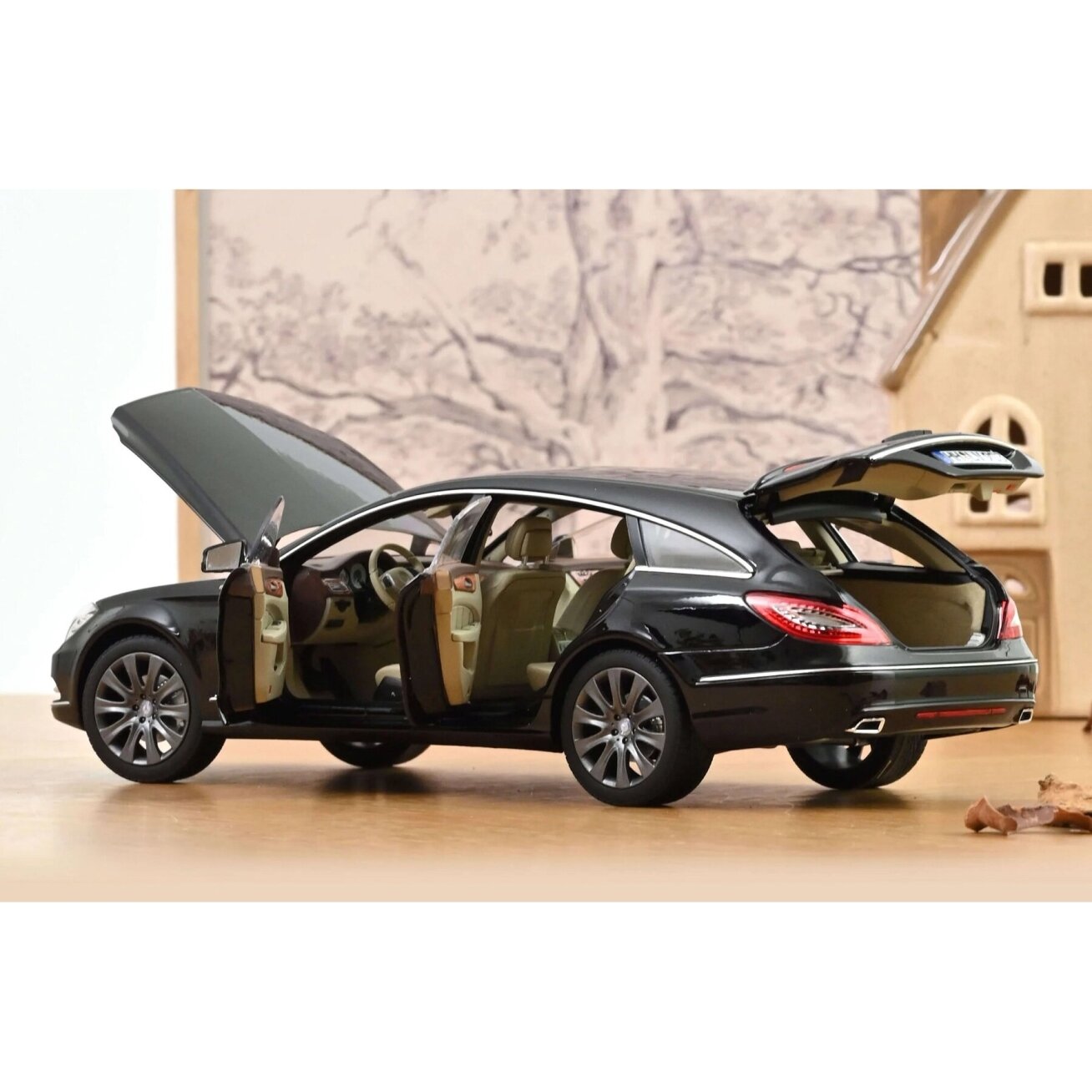 Mercedes-Benz CLS Shooting Brake (X218), 2011- 1:18 Norev 2