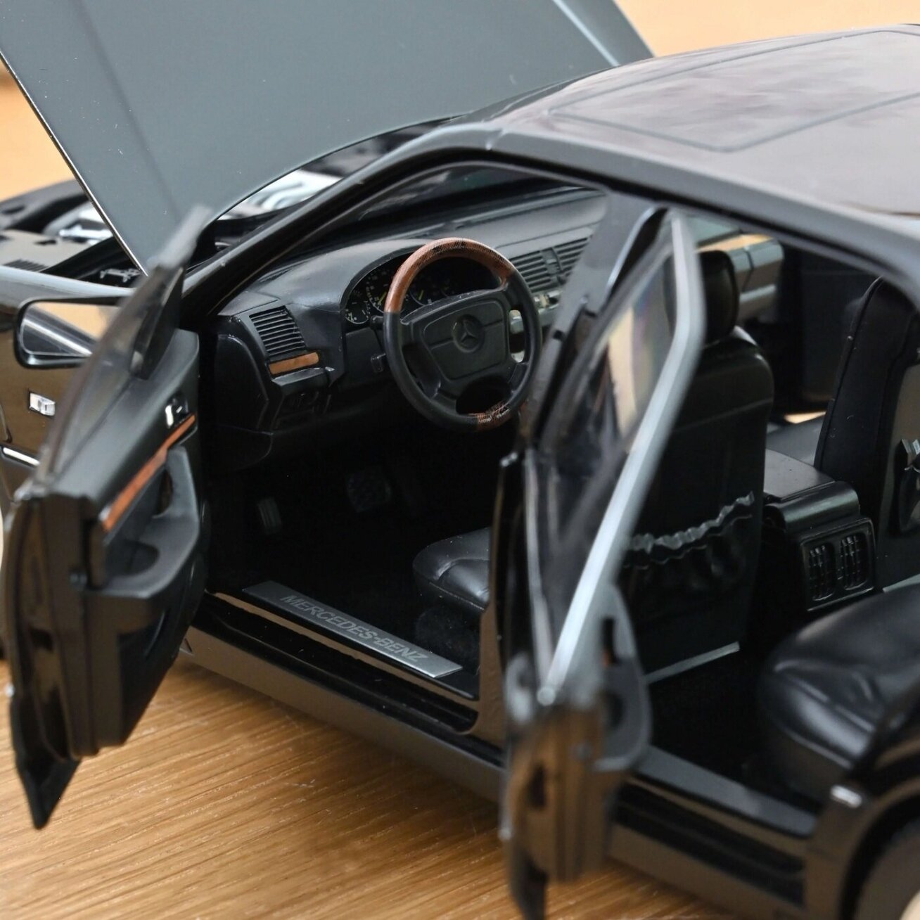 Mercedes-Benz S600 (W140), 1997 - 1:18 Norev 3