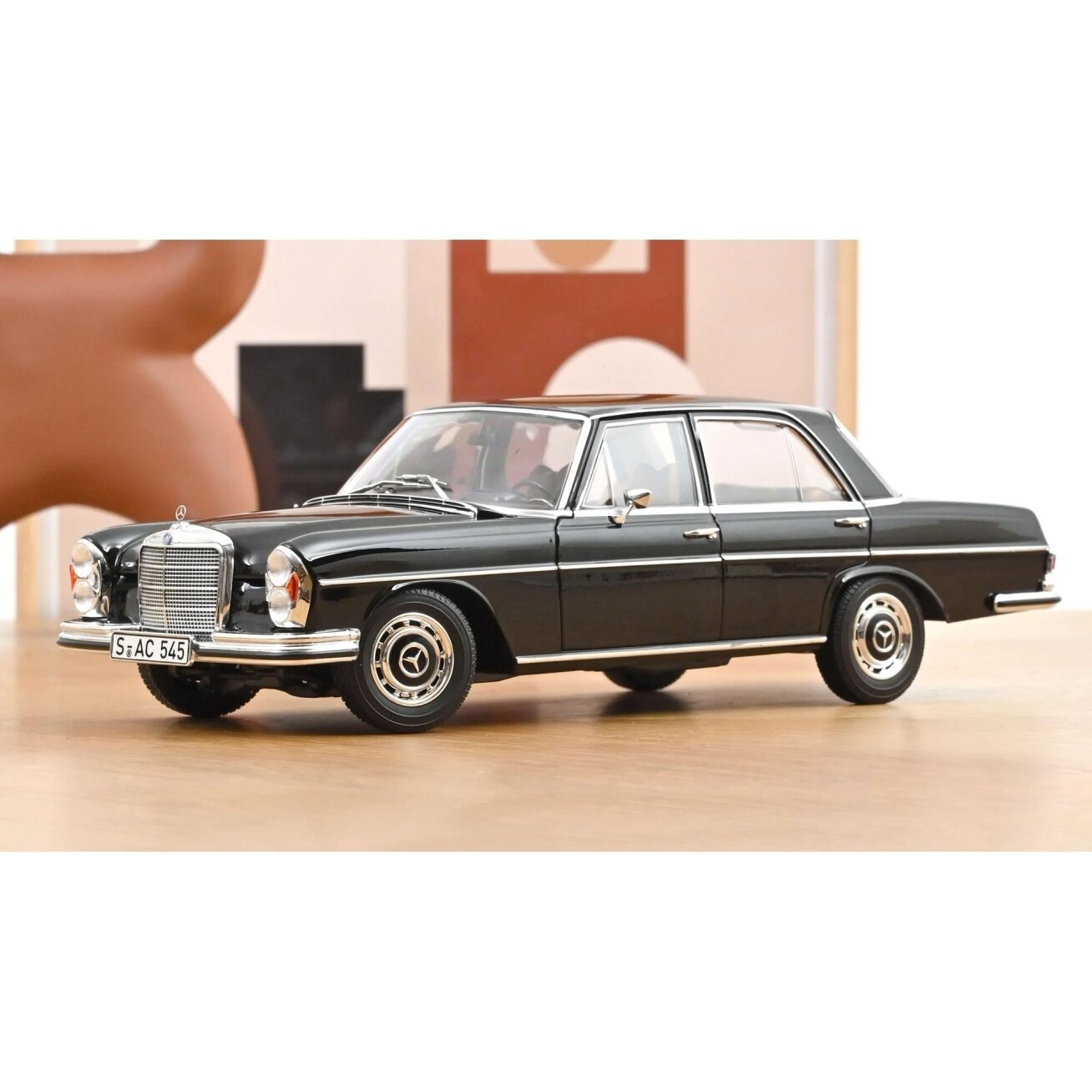 Mercedes‑Benz 280SE (W108), 1968 - 1:18 Norev