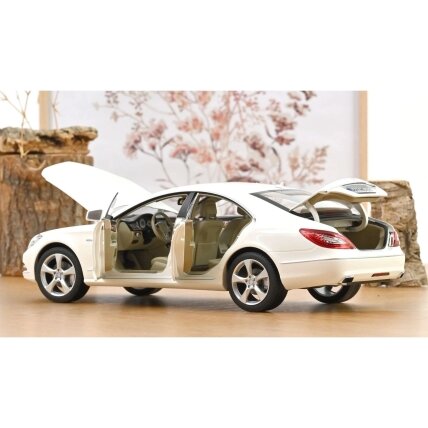 Mercedes-Benz CLS Coupé (C218), 2011- 1:18 Norev 2 Mercedes-Benz CLS Coupé (C218), 2011- 1:18 Norev 2