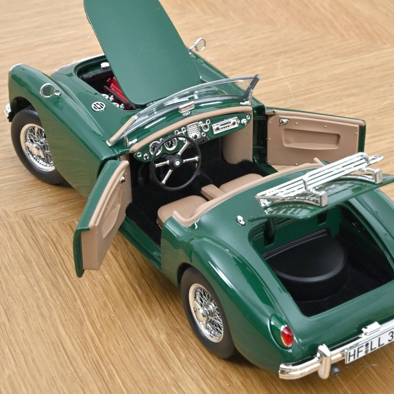 MG MGA, 1955 - 1:18 Norev 3 MG MGA, 1955 - 1:18 Norev 3