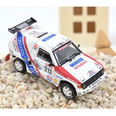 Mitsubishi Pajero, 1992 - 1:43 Norev
