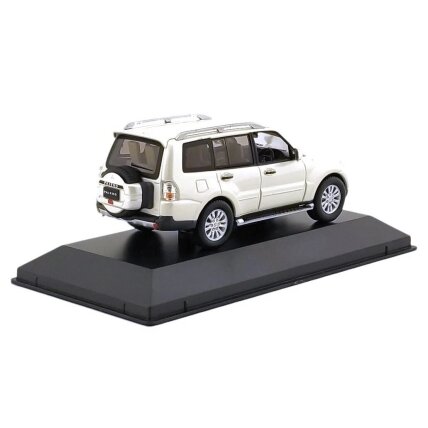 Mitsubishi Pajero 4WD, 2010 - 1:43 First 43 Models 1