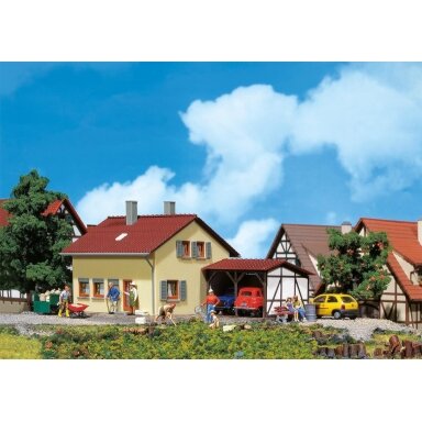 Namas su garažu