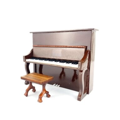 Pianinas su kėdute