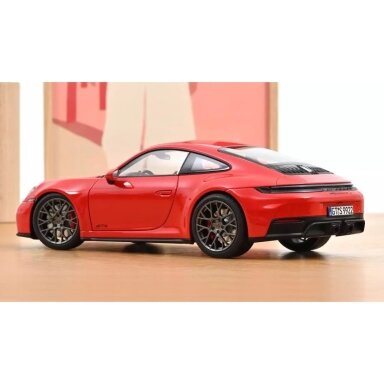 Porsche 911 Carrera 4 GTS, 2025 - 1:18 Norev