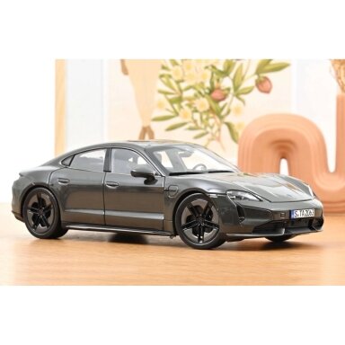 Porsche Taycan Turbo S, 2024 - 1:18 Norev Porsche Taycan Turbo S, 2024 - 1:18 Norev