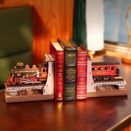 Book nook - Century Train 1 Book nook - Century Train 1